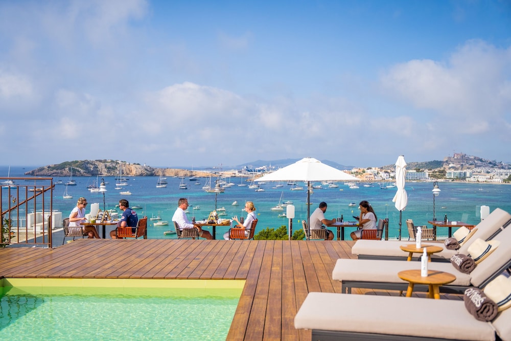Ocean Drive Talamanca — Restaurant & bars in Ibiza Town, Balearic Islands
