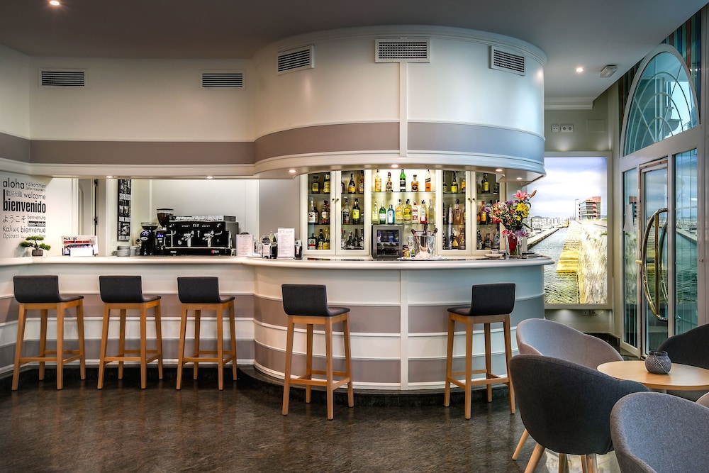 Hotel Villa de Laredo — Restaurant & bars in Fuengirola, Andalusia