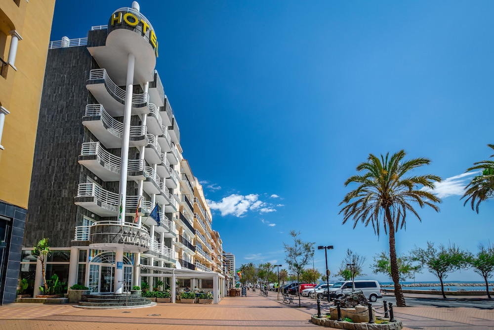 Hotel Villa de Laredo — Hotel building in Fuengirola, Andalusia
