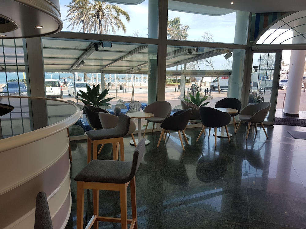 Hotel Villa de Laredo — Restaurant & bars in Fuengirola, Andalusia