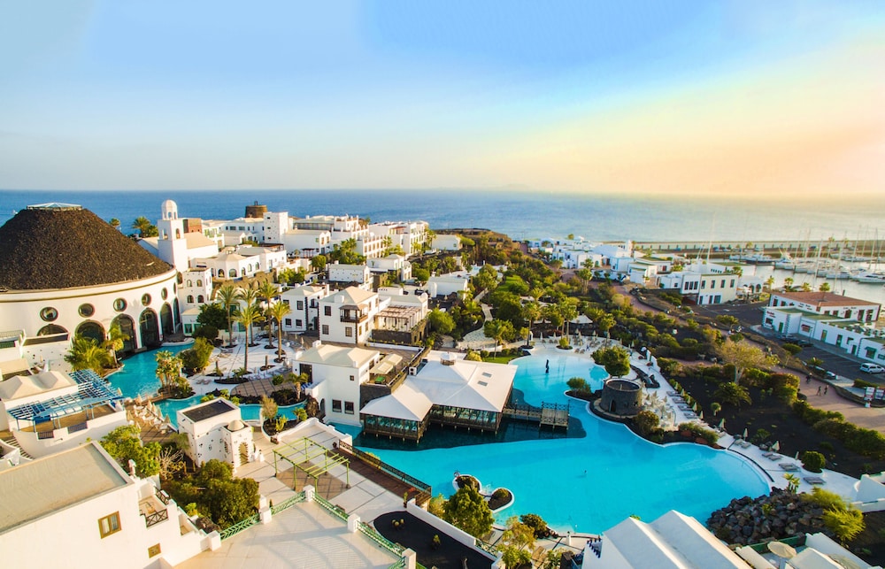 Hotel LIVVO Volcán Lanzarote — Main photo in Playa Blanca, Canary Islands