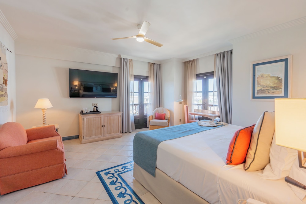 Hotel LIVVO Volcán Lanzarote — Hotel rooms in Playa Blanca, Canary Islands