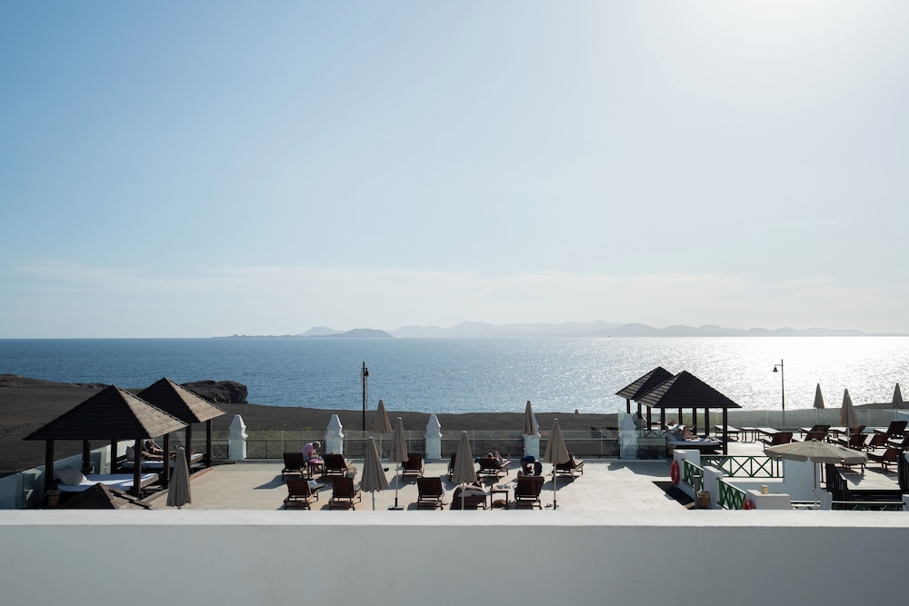 Hotel LIVVO Volcán Lanzarote — Beach in Playa Blanca, Canary Islands