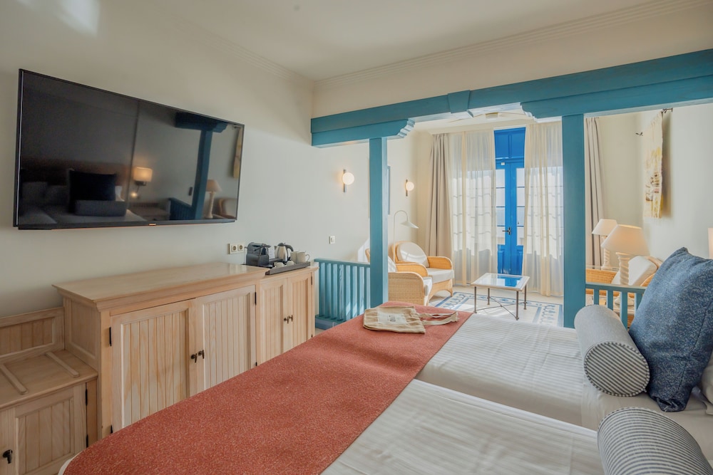 Hotel LIVVO Volcán Lanzarote — Hotel rooms in Playa Blanca, Canary Islands