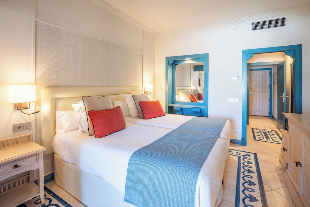 Hotel LIVVO Volcán Lanzarote — Hotel rooms in Playa Blanca, Canary Islands