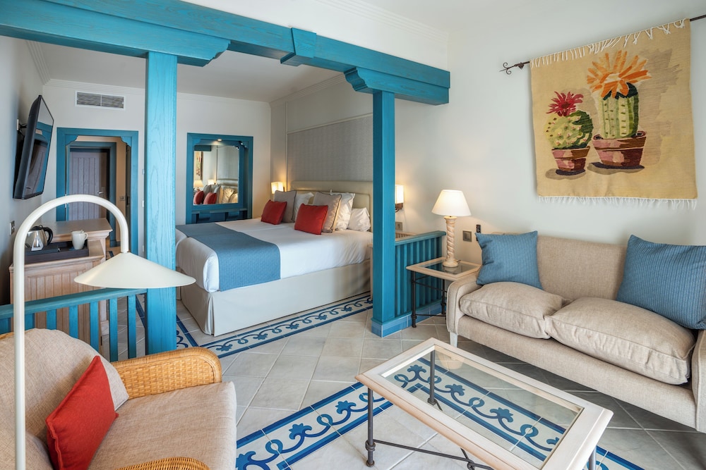 Hotel LIVVO Volcán Lanzarote — Hotel rooms in Playa Blanca, Canary Islands