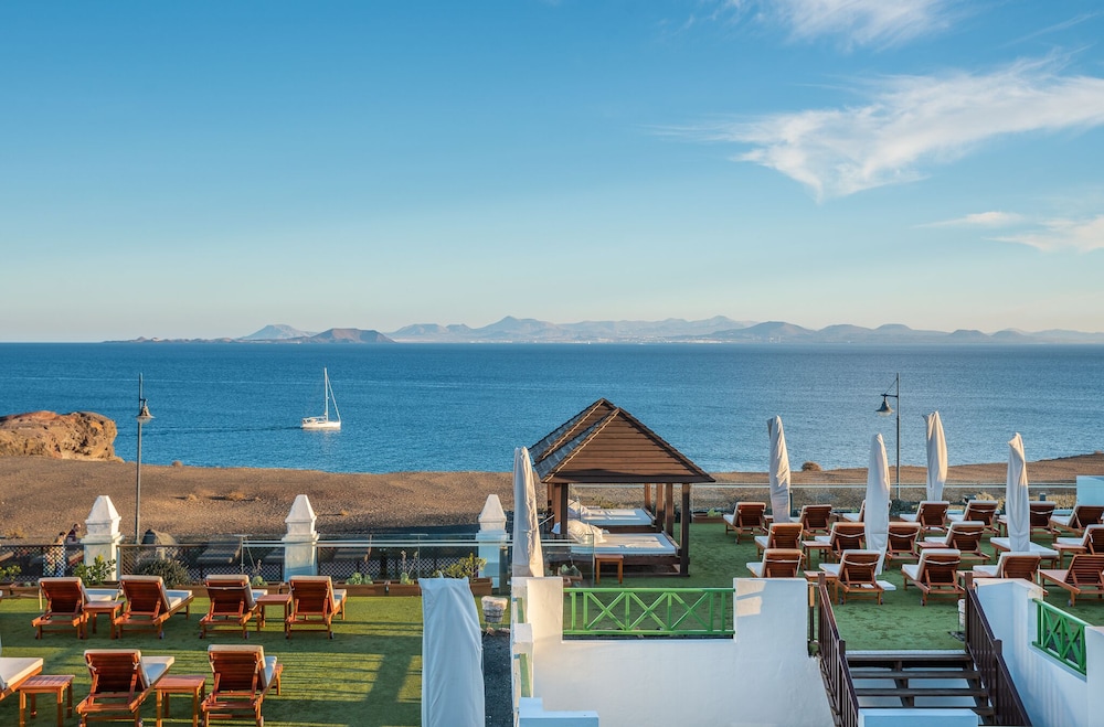 Hotel LIVVO Volcán Lanzarote — Beach in Playa Blanca, Canary Islands
