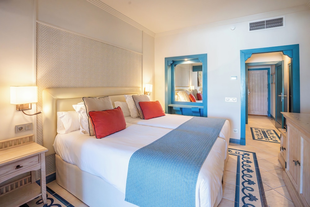 Hotel LIVVO Volcán Lanzarote — Hotel rooms in Playa Blanca, Canary Islands