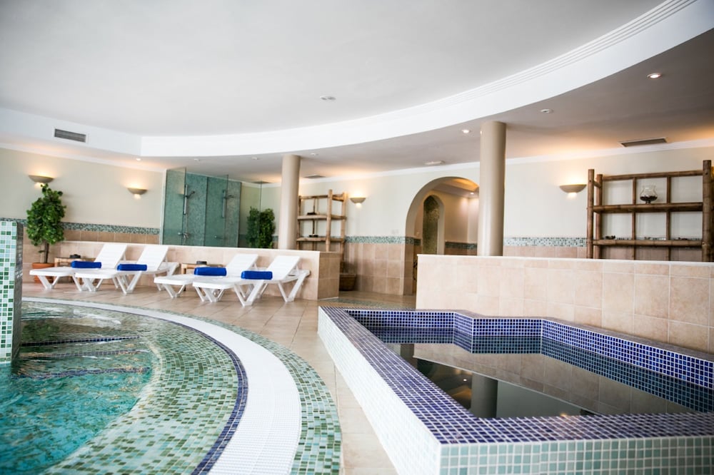 Hotel LIVVO Volcán Lanzarote — Swimming pool in Playa Blanca, Canary Islands