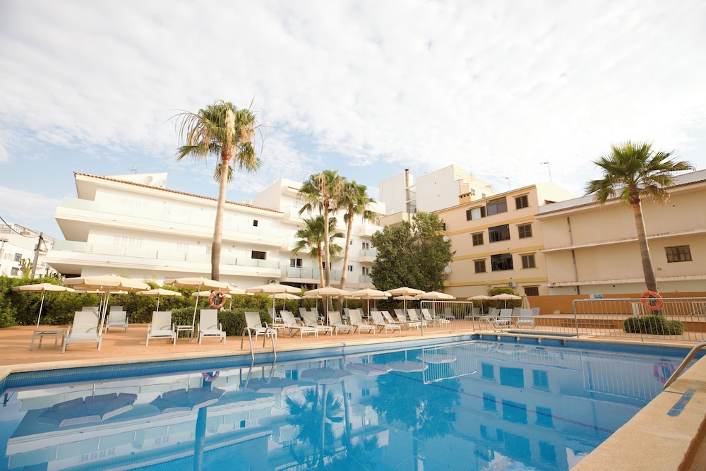 Hotel JS Horitzo — Swimming pool in Can Picafort, Balearic Islands