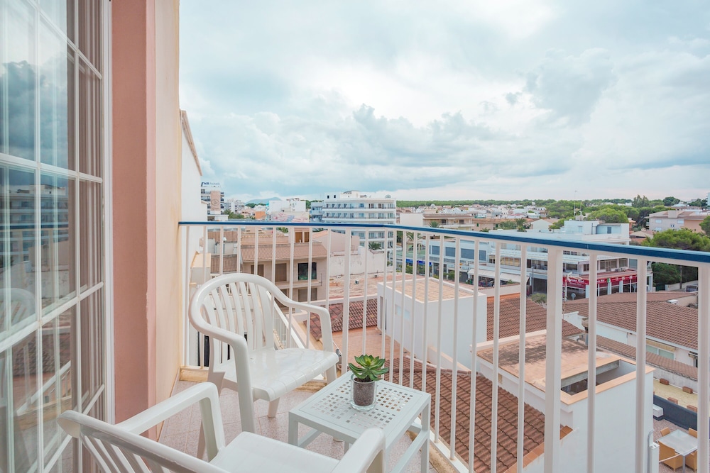 Hotel JS Horitzo — Hotel rooms in Can Picafort, Balearic Islands