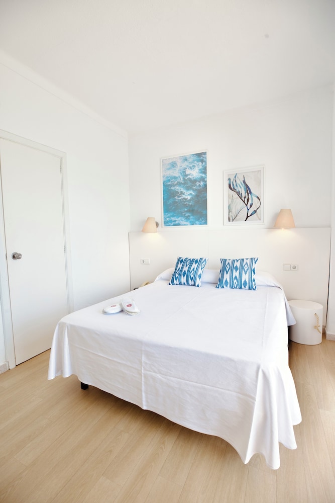 Hotel JS Horitzo — Hotel rooms in Can Picafort, Balearic Islands