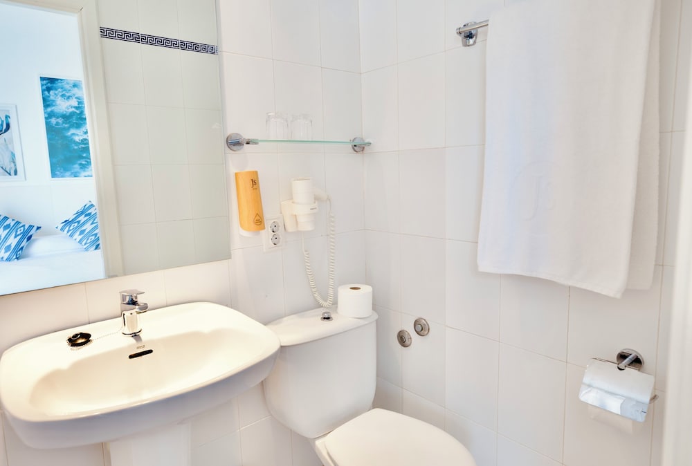 Hotel JS Horitzo — Hotel rooms in Can Picafort, Balearic Islands