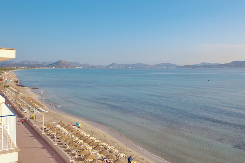 Hotel JS Horitzo — Beach in Can Picafort, Balearic Islands
