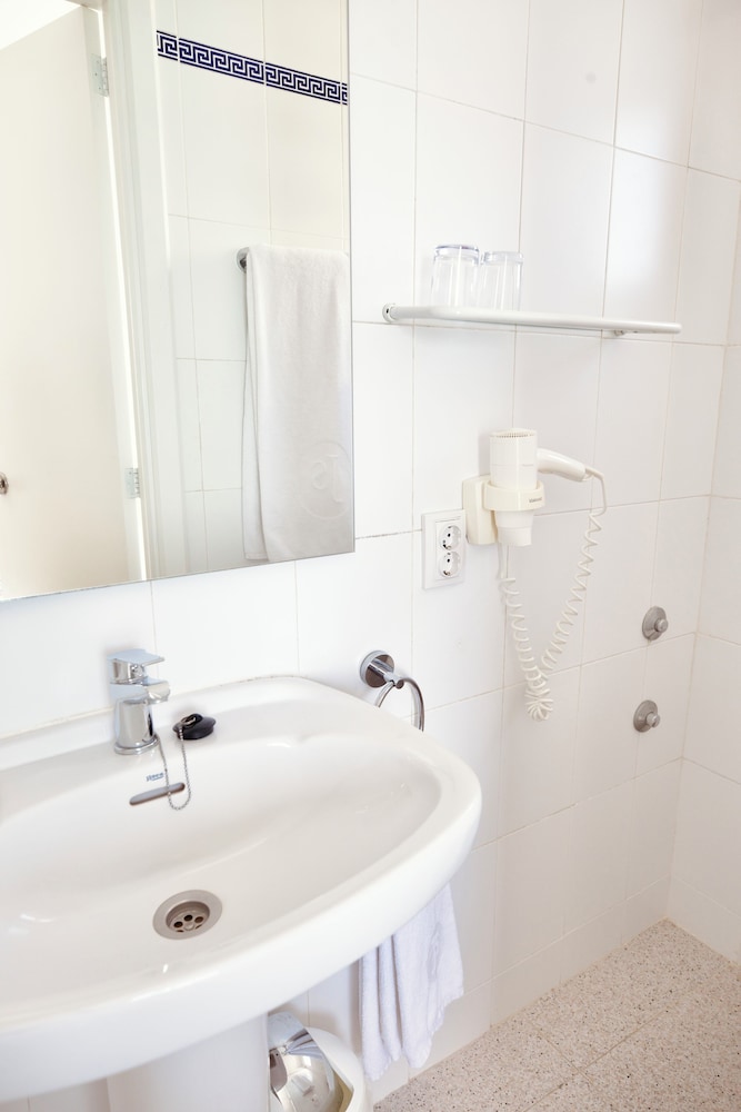 Hotel JS Horitzo — Hotel rooms in Can Picafort, Balearic Islands