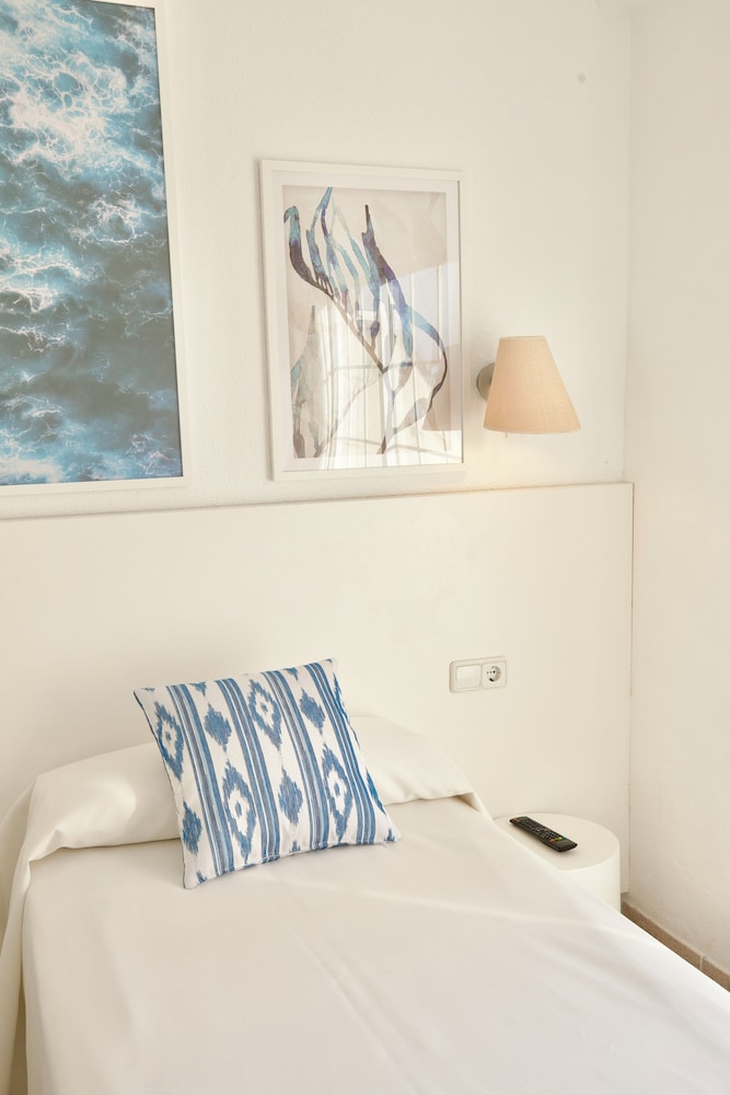 Hotel JS Horitzo — Hotel rooms in Can Picafort, Balearic Islands
