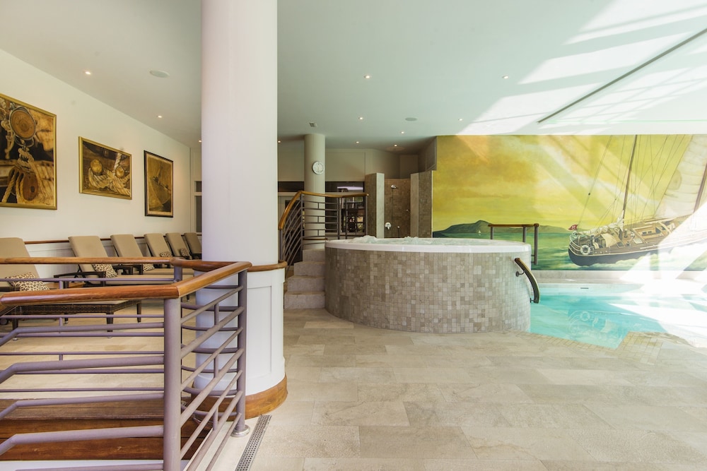 Lindner Hotel Mallorca Portals Nous, part of JdV by Hyatt — Swimming pool in Portals Nous, Balearic Islands
