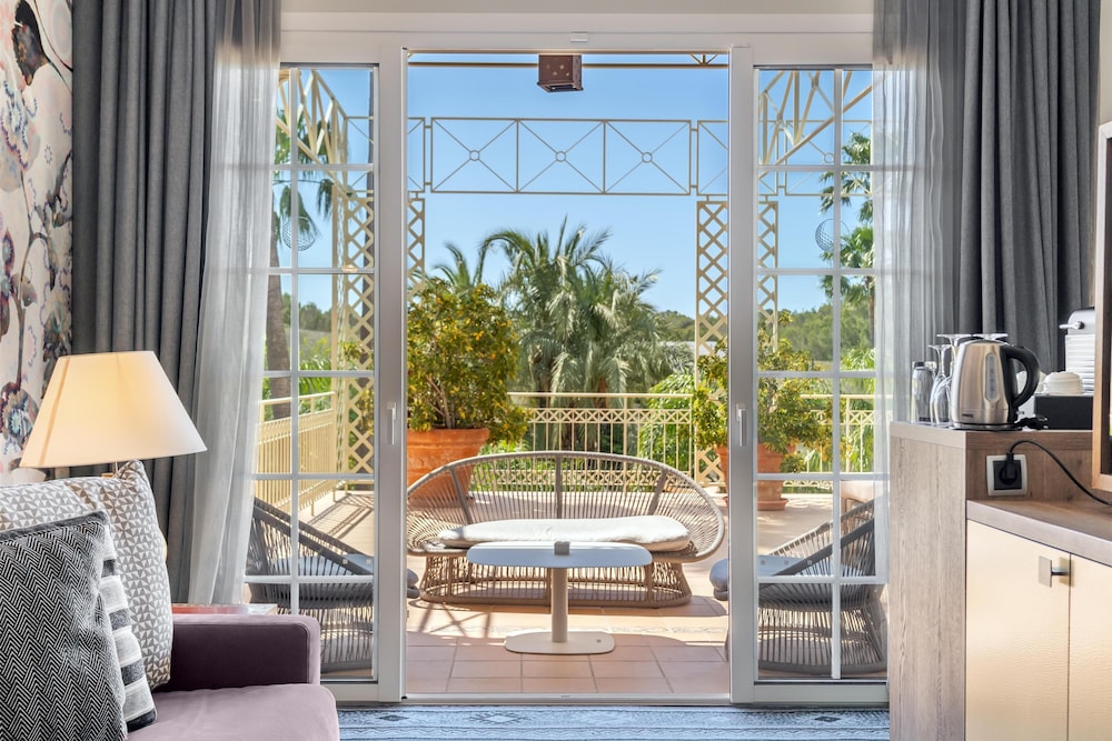 Lindner Hotel Mallorca Portals Nous, part of JdV by Hyatt — Hotel rooms in Portals Nous, Balearic Islands