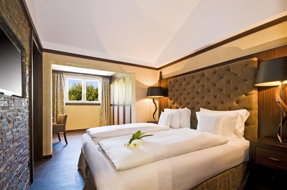Lindner Hotel Mallorca Portals Nous, part of JdV by Hyatt — Hotel rooms in Portals Nous, Balearic Islands