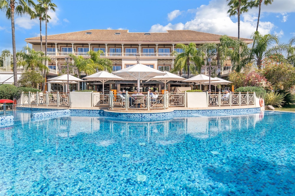 Lindner Hotel Mallorca Portals Nous, part of JdV by Hyatt — Swimming pool in Portals Nous, Balearic Islands