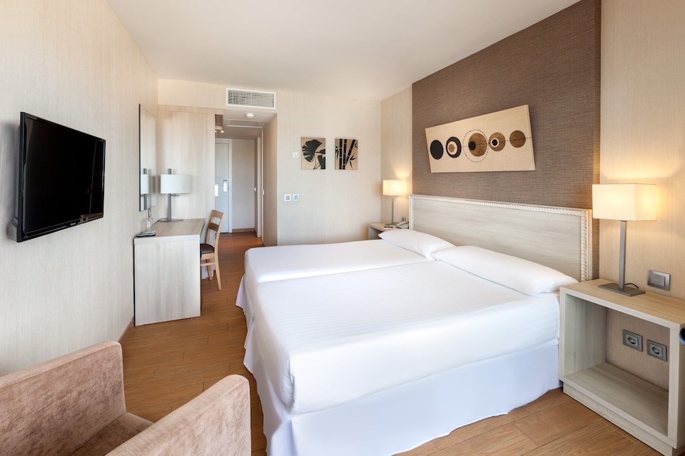 Hotel THB Lanzarote Beach — Hotel rooms in Costa Teguise, Canary Islands
