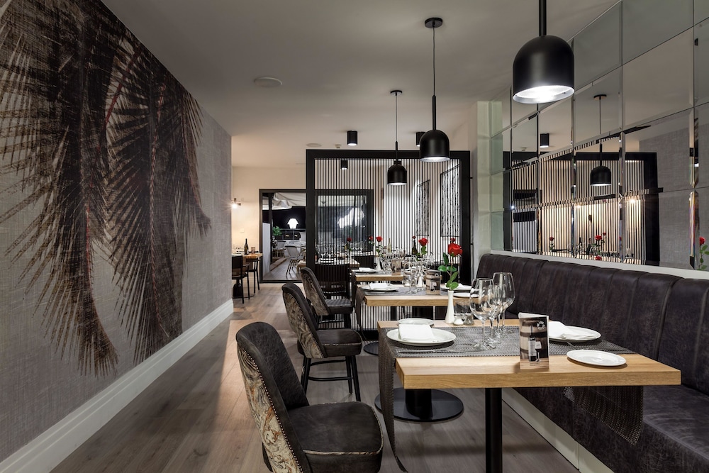 Hotel THB Lanzarote Beach — Restaurant & bars in Costa Teguise, Canary Islands