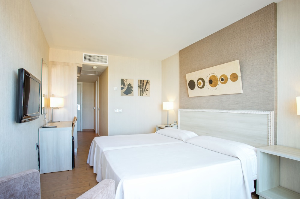 Hotel THB Lanzarote Beach — Hotel rooms in Costa Teguise, Canary Islands