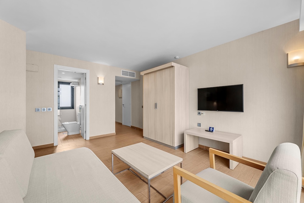 Hotel THB Lanzarote Beach — Hotel rooms in Costa Teguise, Canary Islands