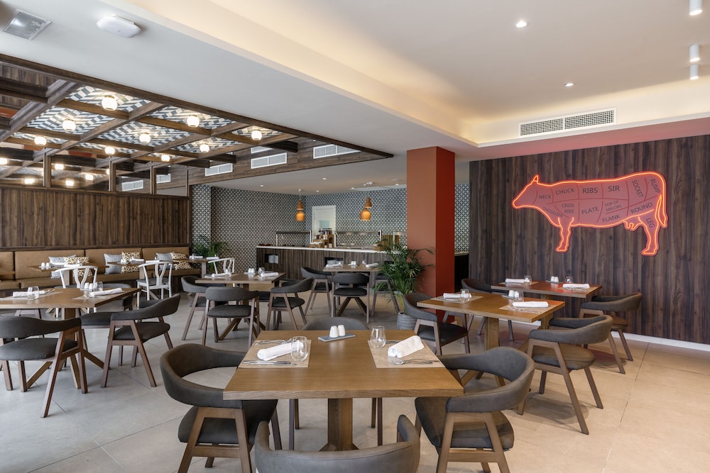 AluaSoul Mallorca Resort - Adults Only - Hyatt Inclusive Collection — Restaurant & bars in Cala d´Or, Balearic Islands