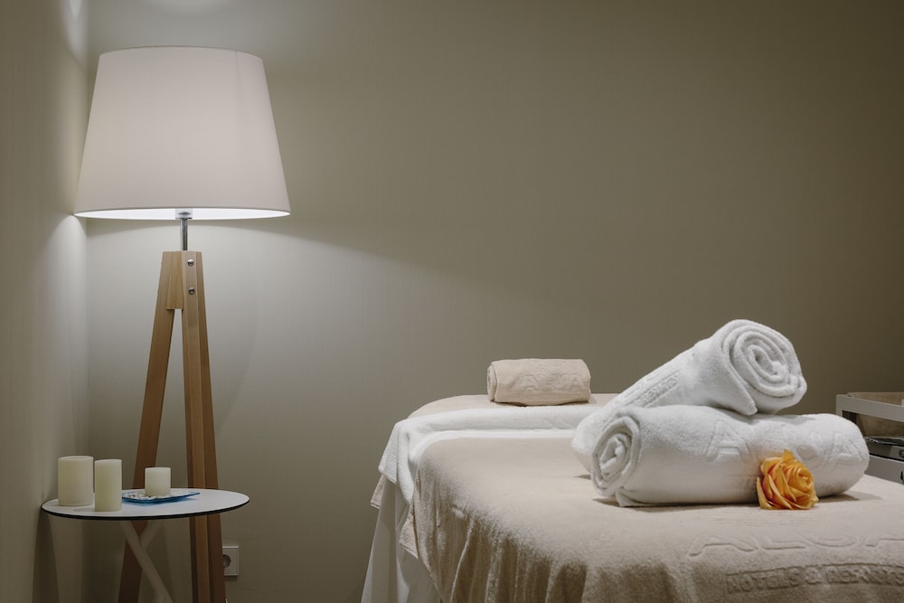 AluaSoul Mallorca Resort - Adults Only - Hyatt Inclusive Collection — Hotel rooms in Cala d´Or, Balearic Islands