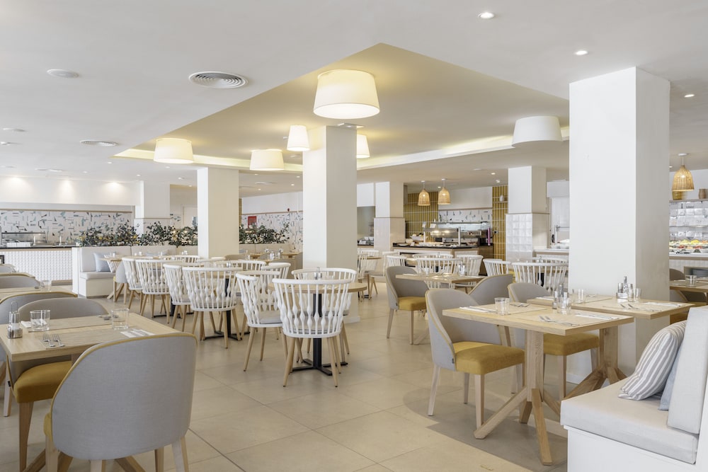 AluaSoul Mallorca Resort - Adults Only - Hyatt Inclusive Collection — Restaurant & bars in Cala d´Or, Balearic Islands