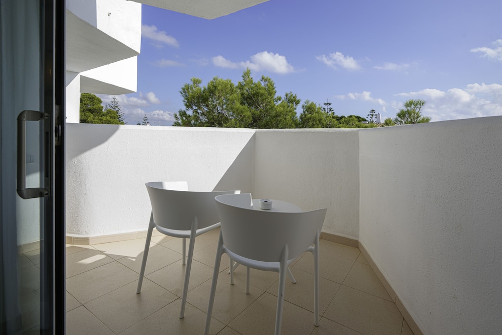 AluaSoul Mallorca Resort - Adults Only - Hyatt Inclusive Collection — Hotel building in Cala d´Or, Balearic Islands