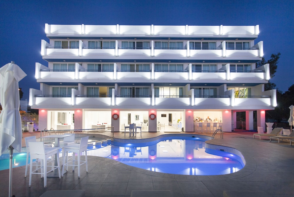 Marina Playa Hotel Apartments by Typic Hotels – Adults Only — Hotel building in San Antonio, Balearic Islands