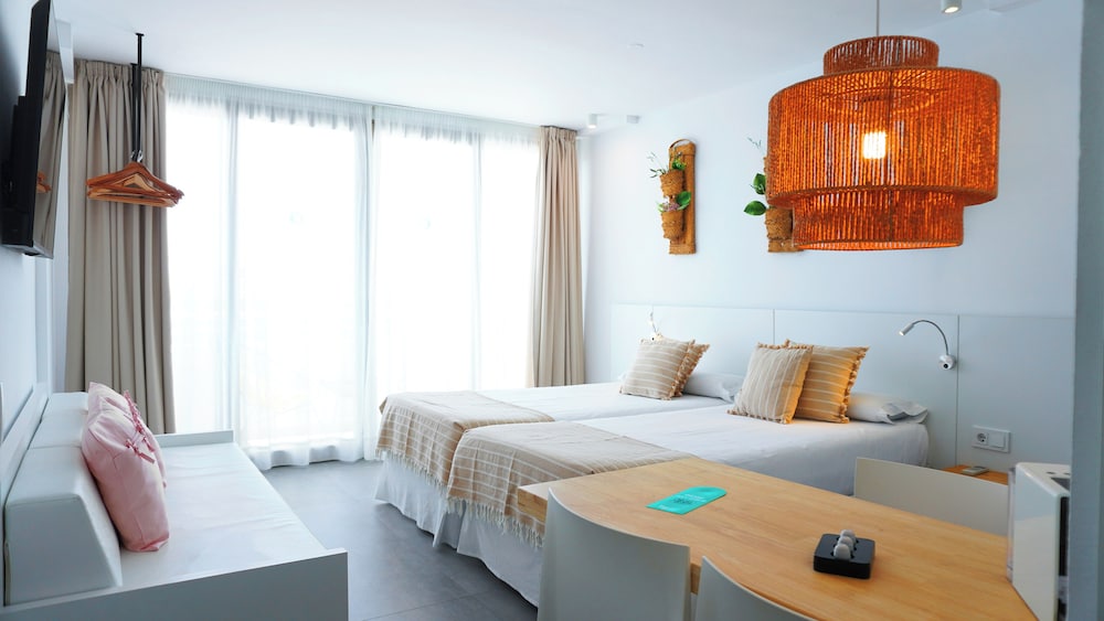 Marina Playa Hotel Apartments by Typic Hotels – Adults Only — Hotel rooms in San Antonio, Balearic Islands