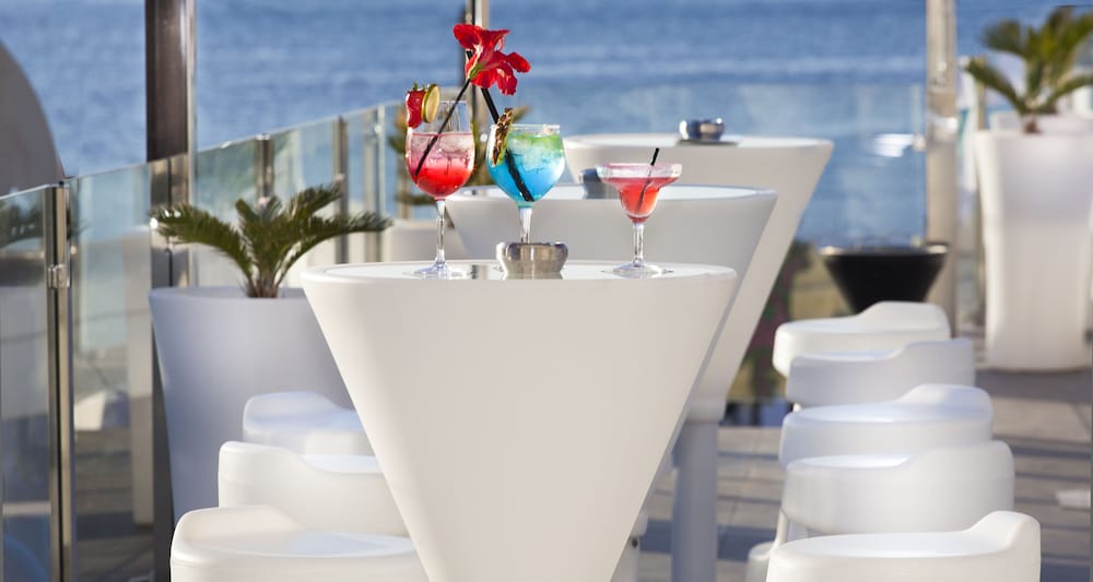 Marina Playa Hotel Apartments by Typic Hotels – Adults Only — Restaurant & bars in San Antonio, Balearic Islands