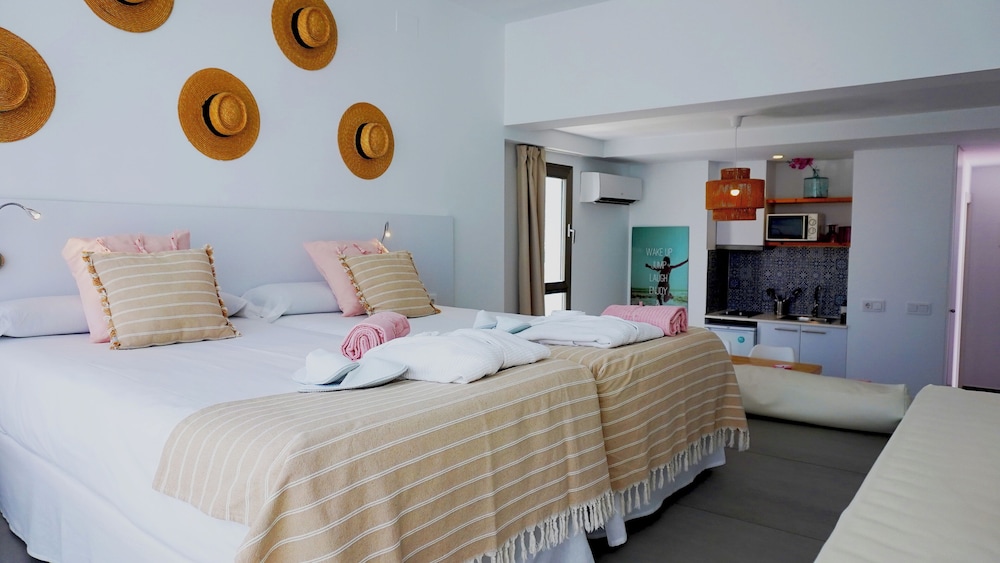 Marina Playa Hotel Apartments by Typic Hotels – Adults Only — Hotel rooms in San Antonio, Balearic Islands