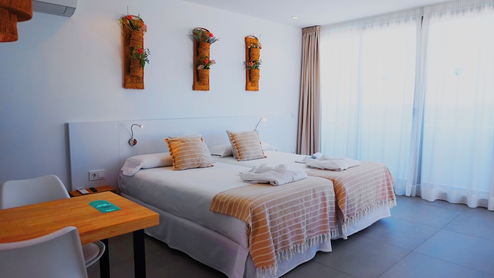 Marina Playa Hotel Apartments by Typic Hotels – Adults Only — Hotel rooms in San Antonio, Balearic Islands