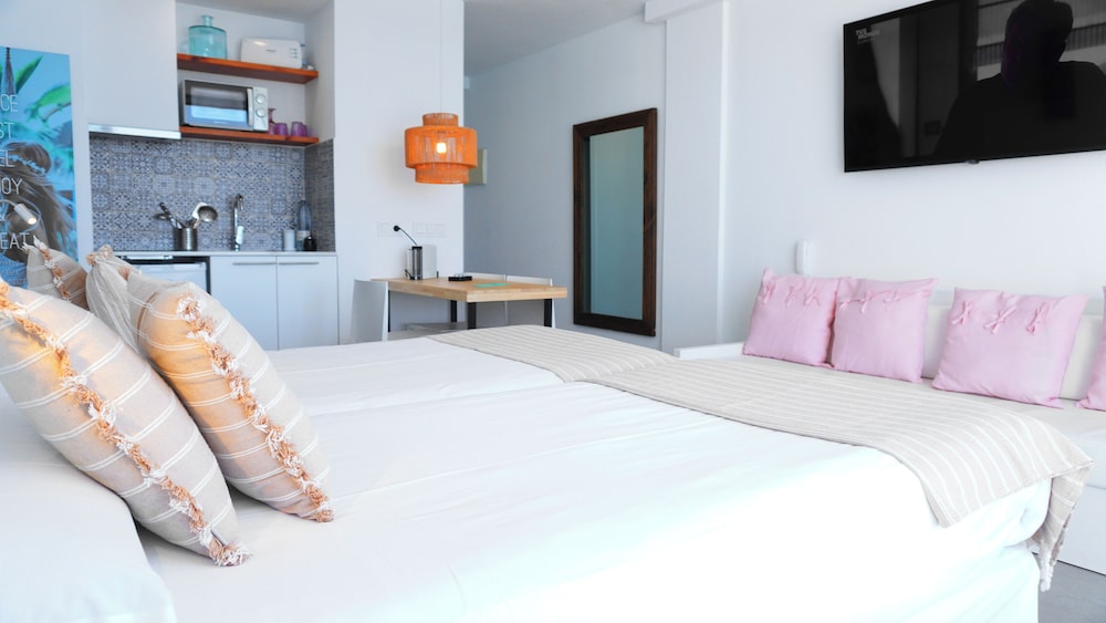 Marina Playa Hotel Apartments by Typic Hotels – Adults Only — Hotel rooms in San Antonio, Balearic Islands