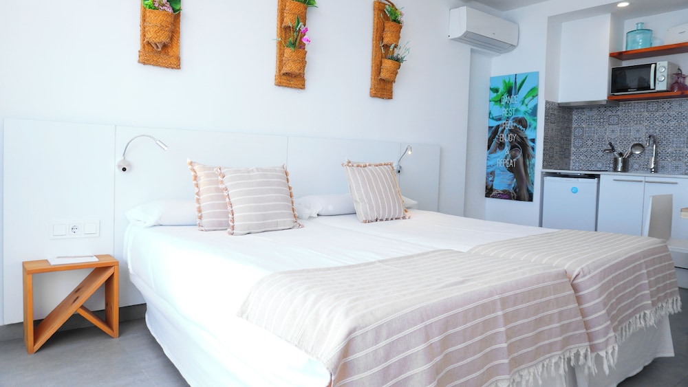 Marina Playa Hotel Apartments by Typic Hotels – Adults Only — Hotel rooms in San Antonio, Balearic Islands