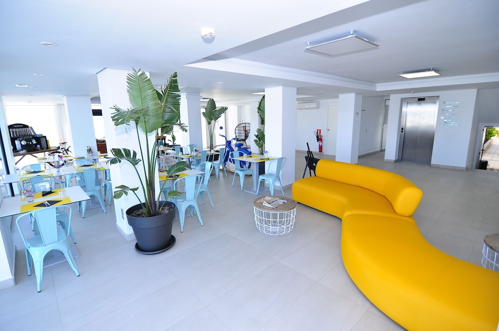 Marina Playa Hotel Apartments by Typic Hotels – Adults Only — Restaurant & bars in San Antonio, Balearic Islands