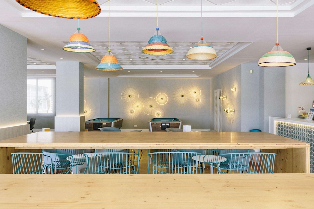 Hotel ILUNION Palmanova Mallorca — Restaurant & bars in Magaluf, Balearic Islands
