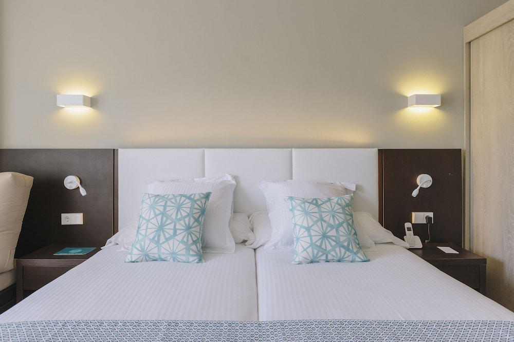 Hotel ILUNION Palmanova Mallorca — Hotel rooms in Magaluf, Balearic Islands