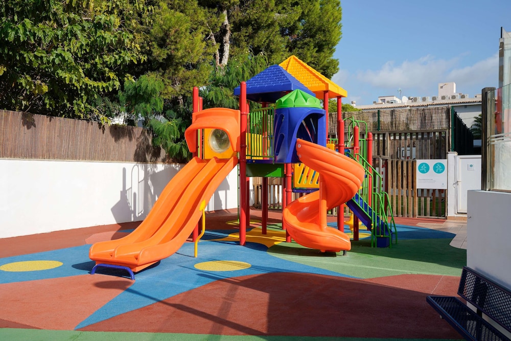 Hotel ILUNION Palmanova Mallorca — Attractions for children in Magaluf, Balearic Islands