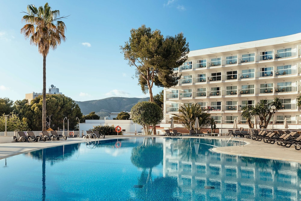 Hotel ILUNION Palmanova Mallorca — Main photo in Magaluf, Balearic Islands