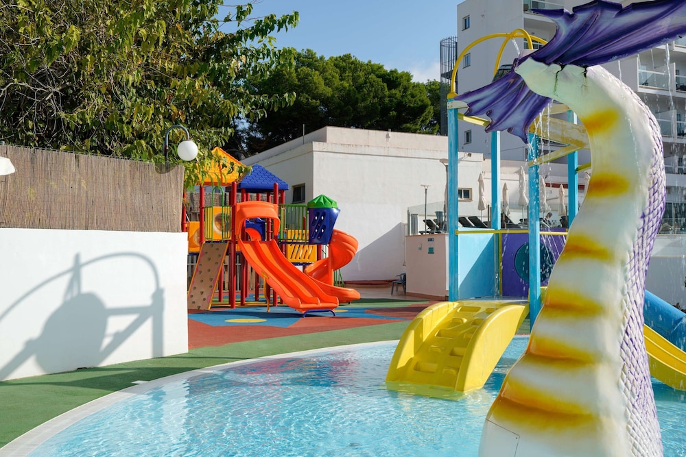 Hotel ILUNION Palmanova Mallorca — Attractions for children in Magaluf, Balearic Islands