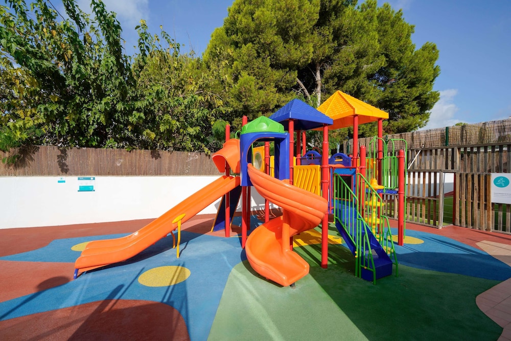 Hotel ILUNION Palmanova Mallorca — Attractions for children in Magaluf, Balearic Islands