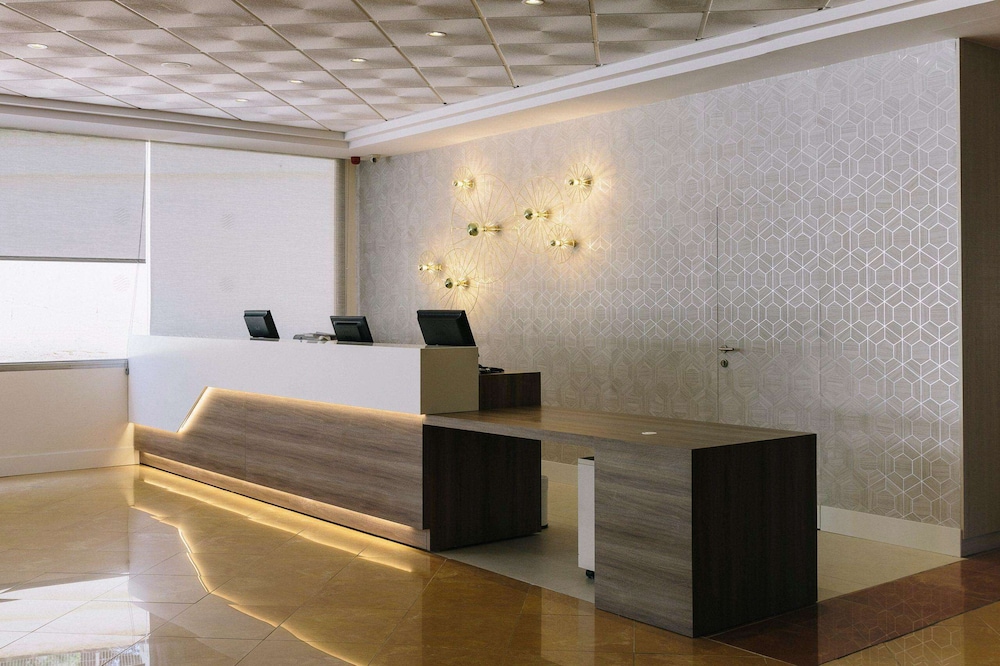 Hotel ILUNION Palmanova Mallorca — Hotel building in Magaluf, Balearic Islands