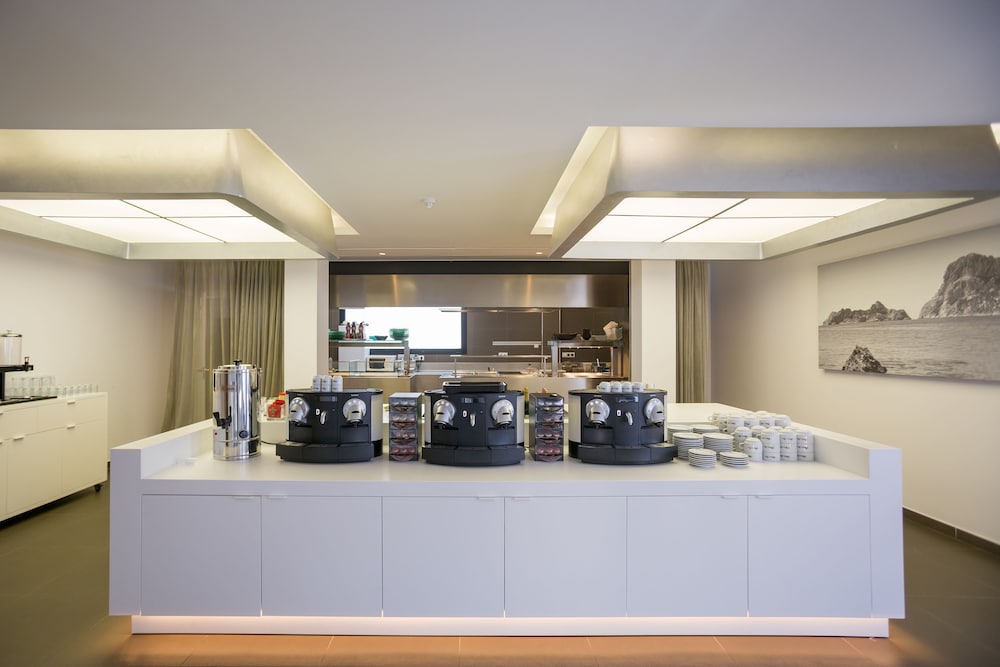 Migjorn Ibiza Suites & Spa — Restaurant & bars in Playa d'en Bossa, Balearic Islands