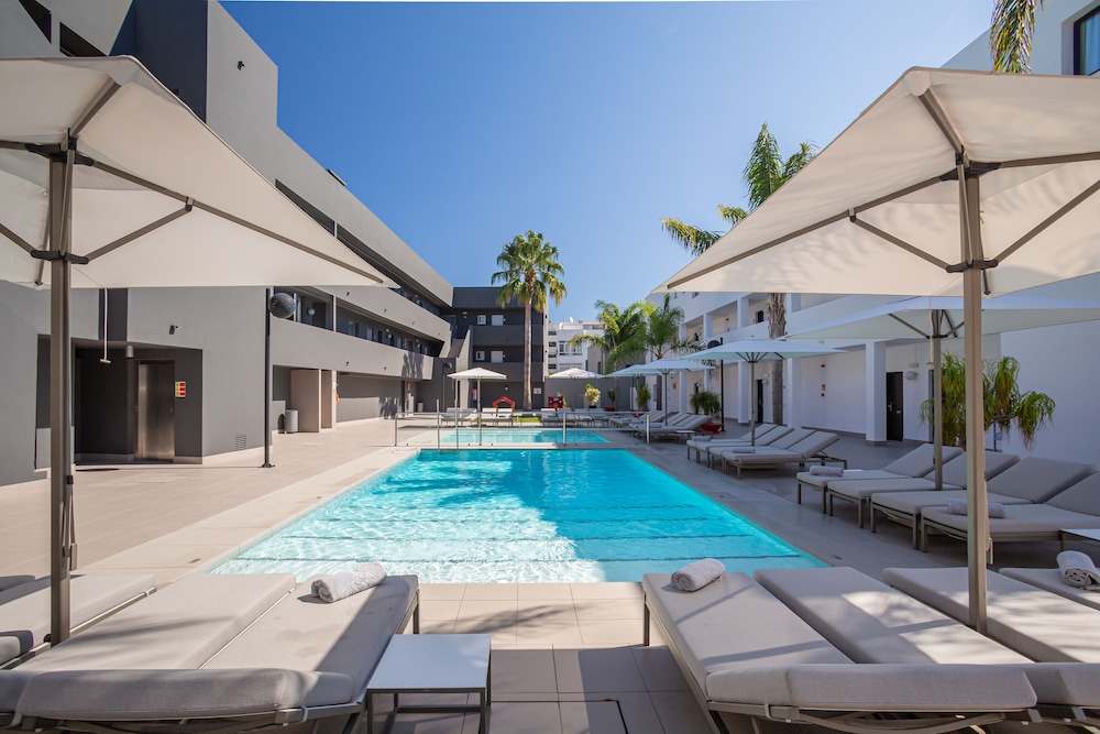 Migjorn Ibiza Suites & Spa — Swimming pool in Playa d'en Bossa, Balearic Islands