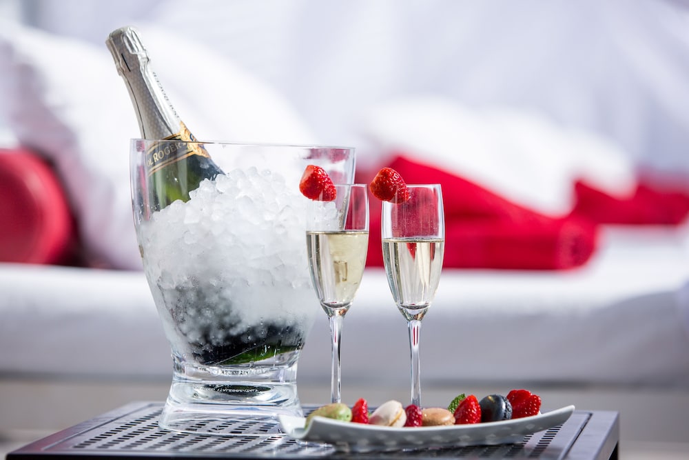Migjorn Ibiza Suites & Spa — Hotel rooms in Playa d'en Bossa, Balearic Islands